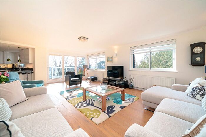 3 Bedroom Flat For Sale In The Downs, Wimbledon, London, SW20