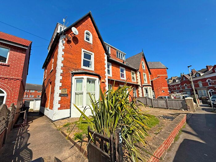 2 Bedroom Flat To Rent In Avenue Road, Scarborough, YO12