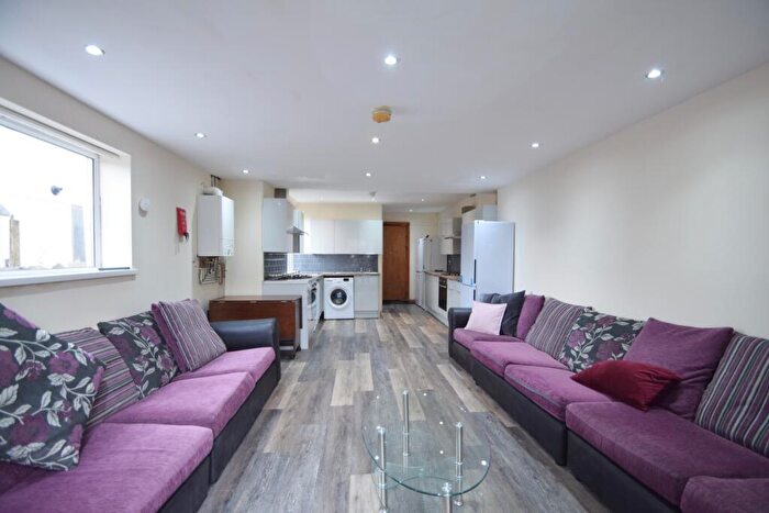 10 Bedroom House To Rent In Harriet Street, Cathays, CF24