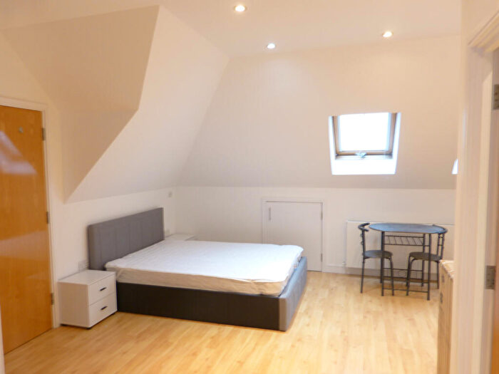 Studio To Rent In Simon Court, NW4