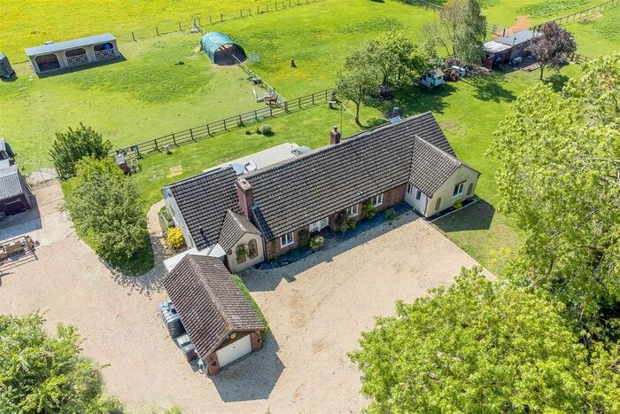 4 Bedroom Detached House For Sale In Worminghall Road, Waterperry, Oxford, Oxfordshire, OX33