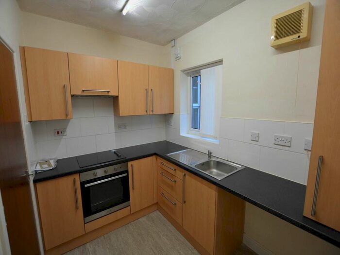 1 Bedroom Flat To Rent In High Street, Blackwood, NP12