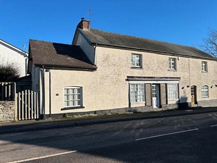 3 Bedroom Semi-Detached House To Rent In New Radnor, Presteigne, LD8