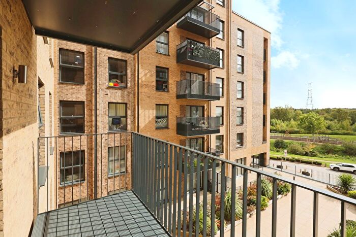 3 Bedroom Flat To Rent In Colnebank Drive, Watford, WD18