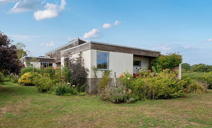 2 Bedroom Detached Bungalow For Sale In West Hatch, Taunton, TA3