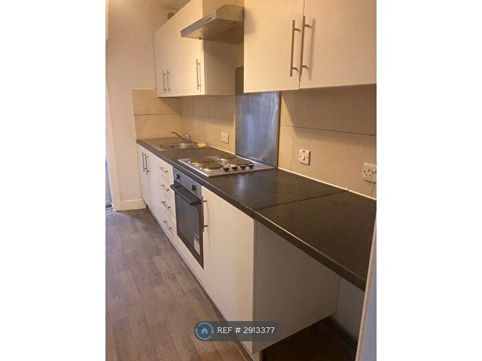 1 Bedroom Flat To Rent In Claremont Road, Morecambe, LA4