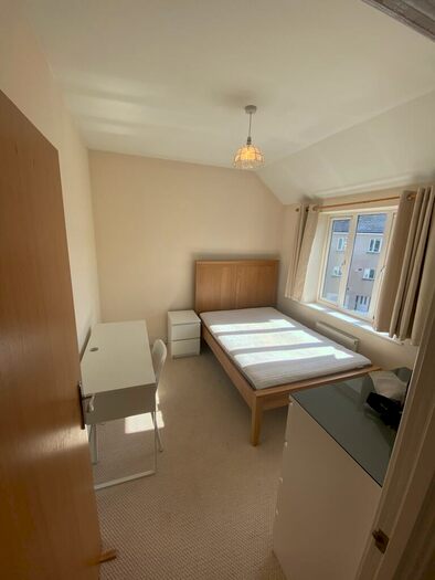 6 Bedroom House To Rent In Jekyll Close, Bristol, BS16