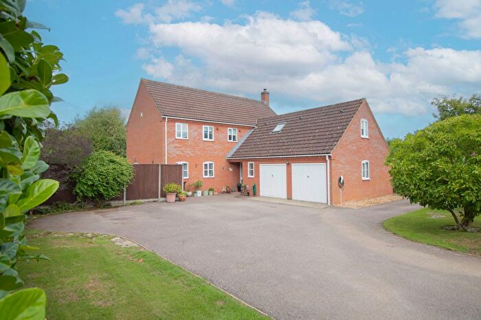 5 Bedroom Detached House For Sale In Mill Court, Dereham, NR19