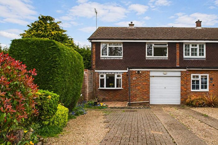 4 Bedroom End Of Terrace House For Sale In Howard Agne Close, Bovingdon Hemel Hempstead, HP3