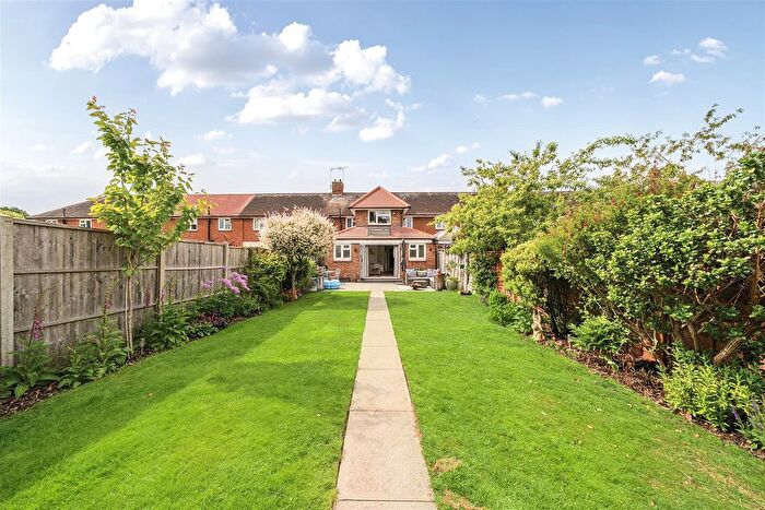 3 Bedroom Terraced House For Sale In Georgelands, Ripley, GU23