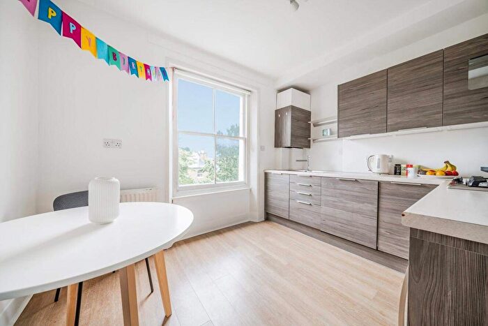 1 Bedroom Flat For Sale In Ladbroke Grove, London, W10