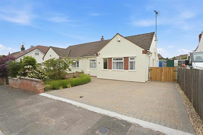 4 Bedroom Semi-Detached Bungalow For Sale In Rathbone Close, Coalpit Heath, Bristol, BS36