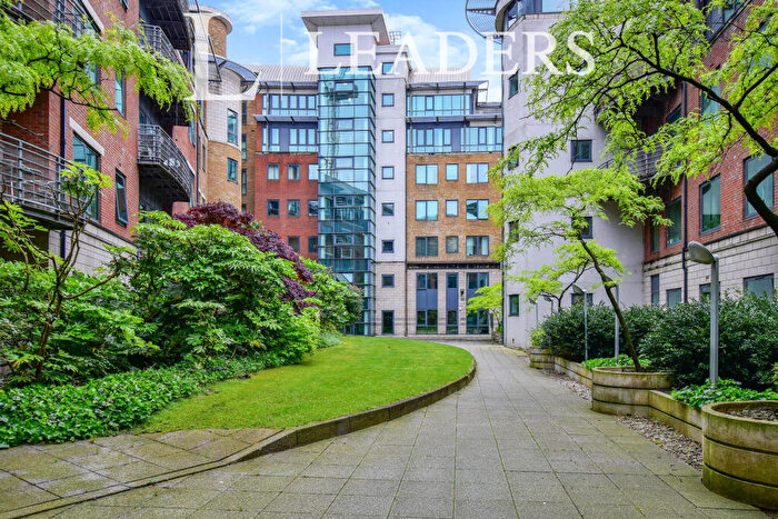 2 Bedroom Flat To Rent In City Road East, Manchester, M15