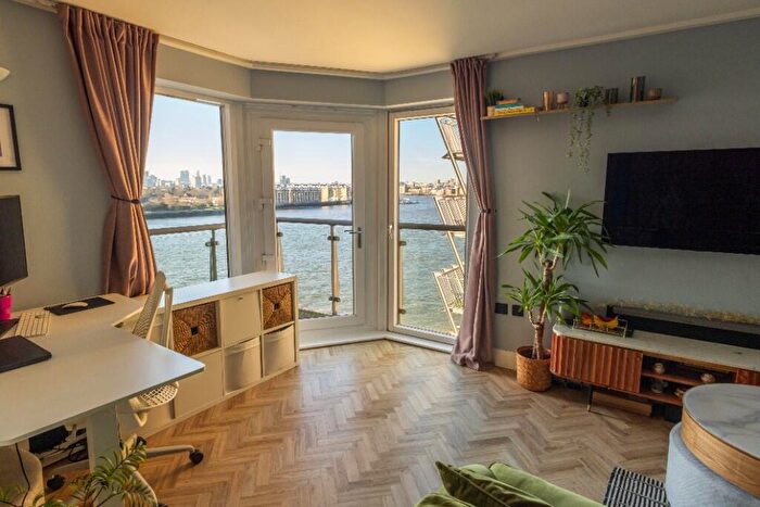 1 Bedroom Flat For Sale In Hutchings Street, London, E14