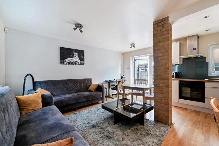 2 Bedroom Semi-Detached House To Rent In St. Michaels Close, London, E16