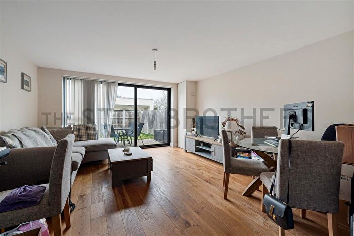 1 Bedroom Flat To Rent In Grosvenor Park Road, London, E17