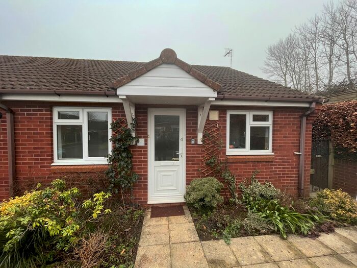 2 Bedroom Bungalow To Rent In Goosander Close, Minehead, TA24