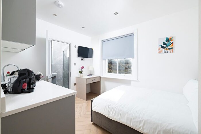 1 Bedroom Flat To Rent In Munden Street, London, W14