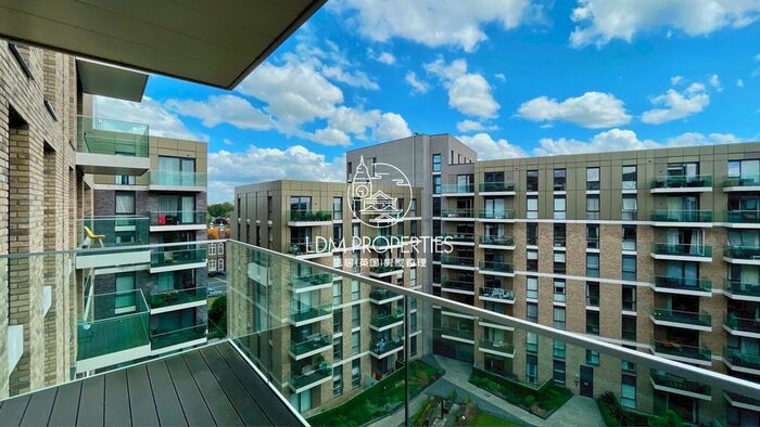 3 Bedroom Flat To Rent In Queenshurst Square, Kingston Upon Thames, KT2