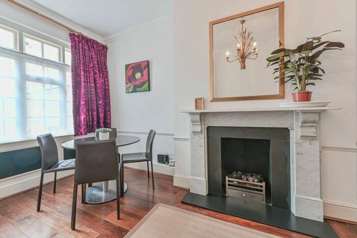 3 Bedroom Property To Rent In St George's Square Mews, Pimlico, London, SW1V