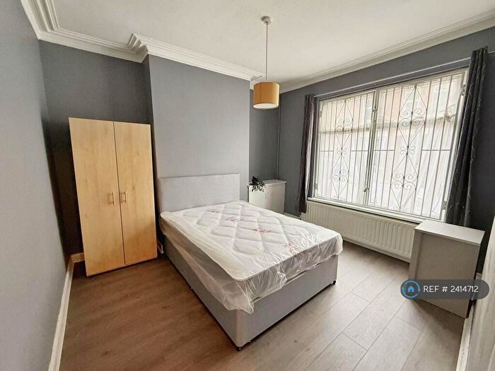 4 Bedroom Terraced House To Rent In Caythorpe Street, Manchester, M14