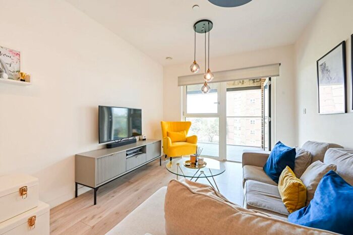 1 Bedroom Flat For Sale In Shipbuilding Way, Upton Park, London, E13