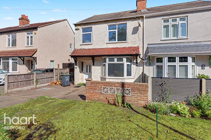 3 Bedroom Semi-Detached House To Rent In Ampthill Road, Bedford, MK42