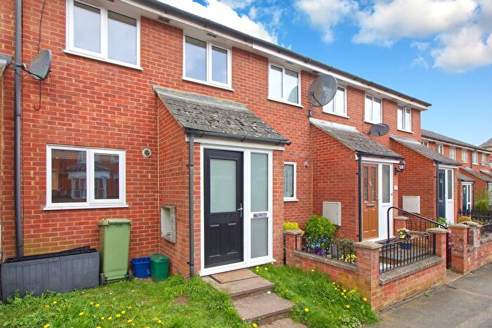 2 Bedroom Property To Rent In Peel Road, Wolverton, MK12