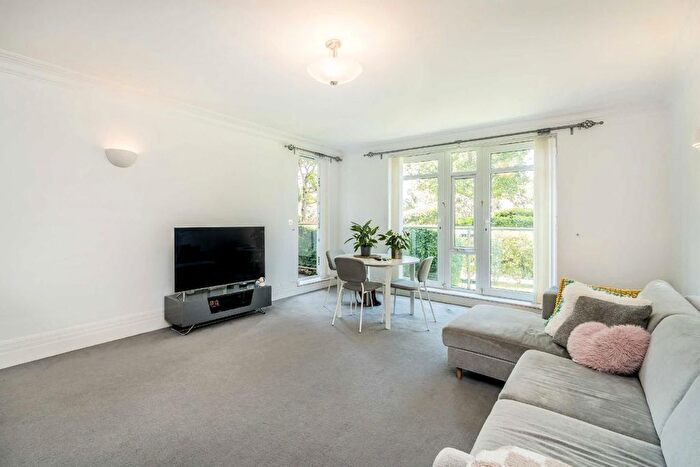 2 Bedroom Flat To Rent In Hendon Lane, Finchley, N3