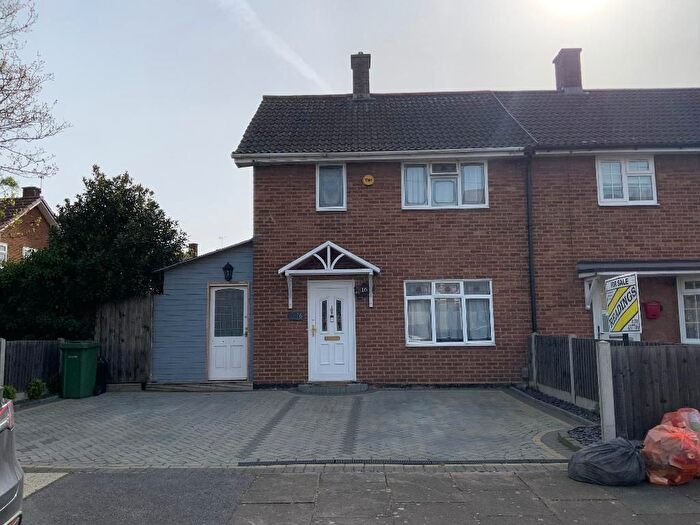 2 Bedroom End Of Terrace House For Sale In Tuck Road, Rainham, RM13