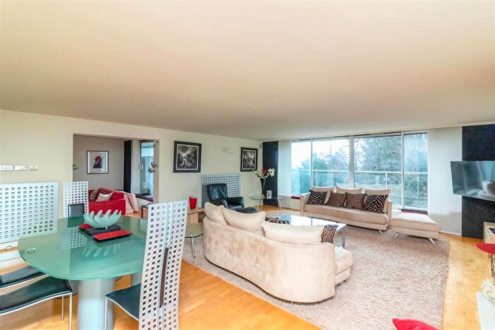 3 Bedroom Apartment For Sale In Whinfell Court, Whirlow, Sheffield, S11