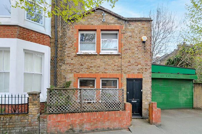 2 Bedroom Terraced House For Sale In Kyverdale Road, Stoke Newington, London, N16