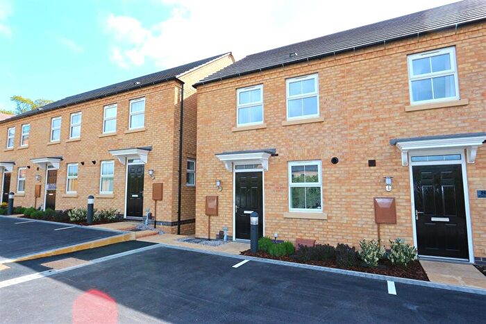 2 Bedroom Town House To Rent In Pickard Way, Leicester, LE3