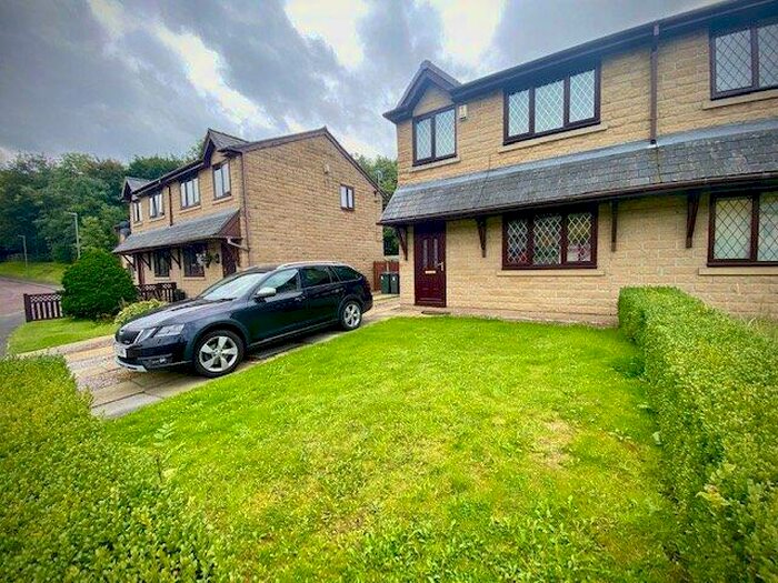 3 Bedroom Semi-Detached House To Rent In Highfield Park, Haslingden, Rossendale, Lancashire, BB4