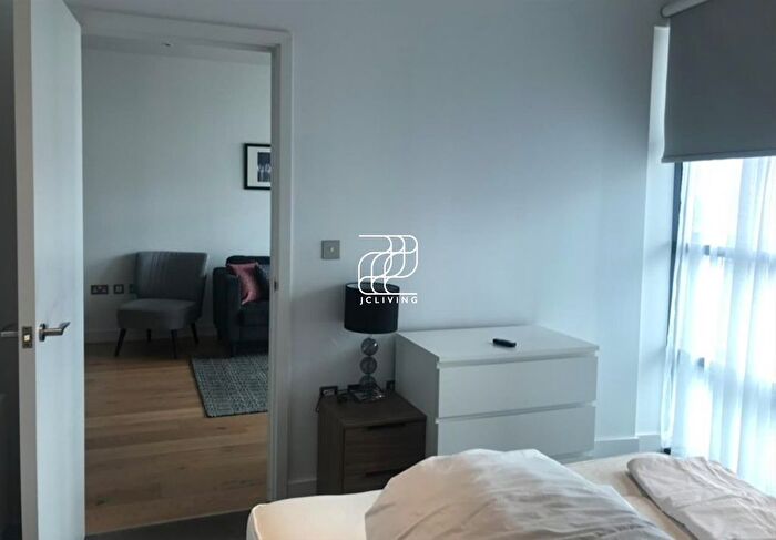1 Bedroom Flat To Rent In Bridgewater House, Lookout Lane, E14