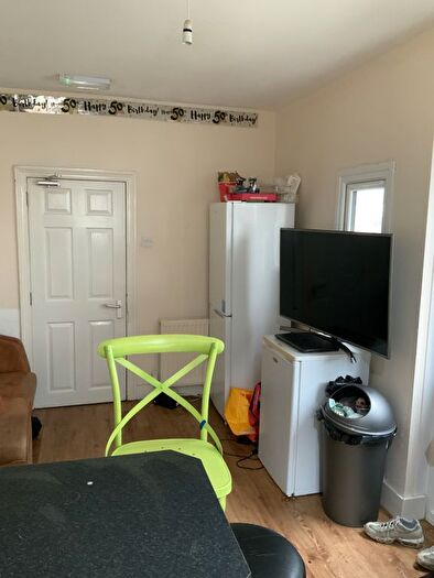 5 Bedroom Semi-Detached House To Rent In Brading Road, Brighton, BN2