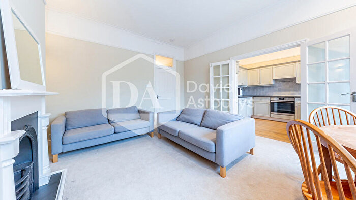 2 Bedroom Apartment To Rent In Warner Road, Crouch End, London, N8