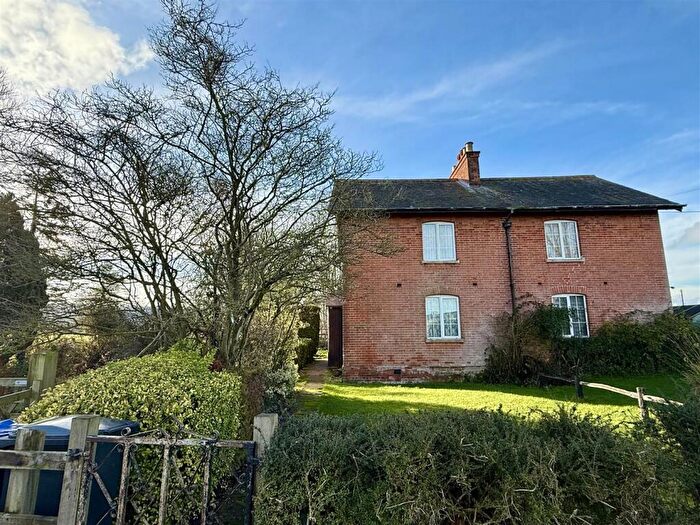 3 Bedroom Semi-Detached House For Sale In Lower Road, Erlestoke, Devizes, SN10