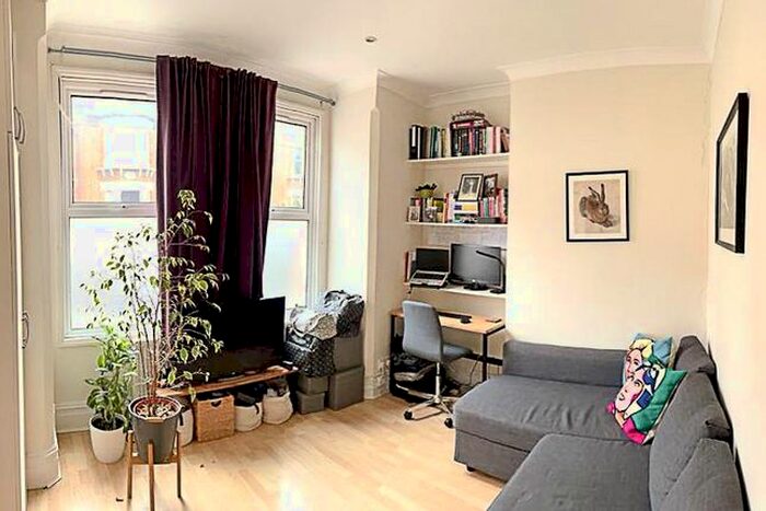 2 Bedroom Flat To Rent In Constantine Road, Hampstead, NW3