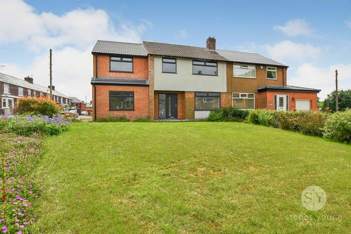 5 Bedroom Semi-Detached House To Rent In Woodlands Avenue, Blackburn, BB2