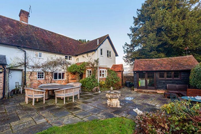 4 Bedroom Semi-Detached House To Rent In Hever, TN8