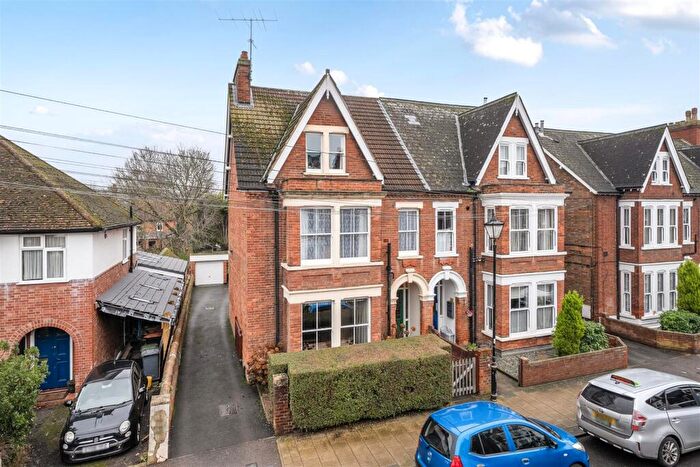 6 Bedroom Semi Detached House For Sale In St. Augustines Road, Bedford, MK40