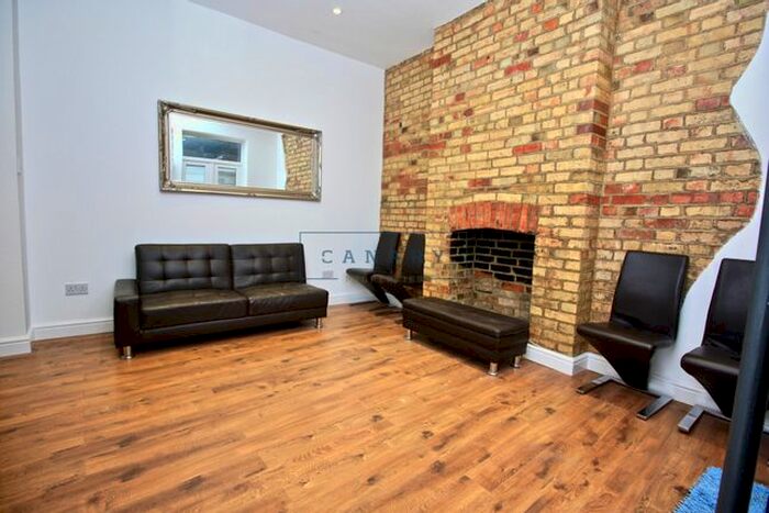 2 Bedroom Maisonette To Rent In Kilburn Lane, Queens Park, London, W10