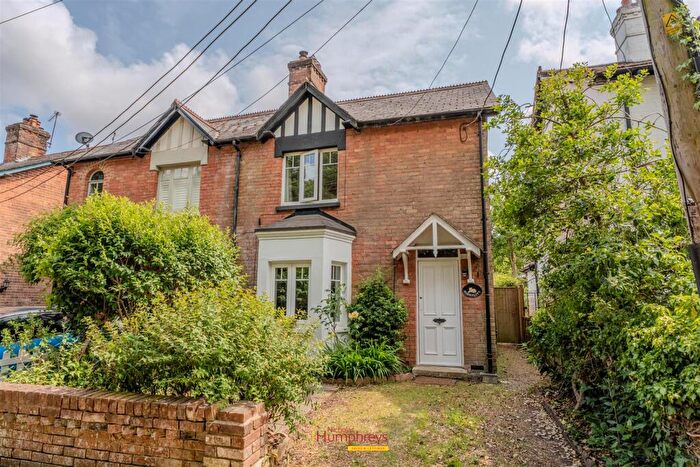 3 Bedroom Semi-Detached House For Sale In Greenhill Close, Wimborne, BH21