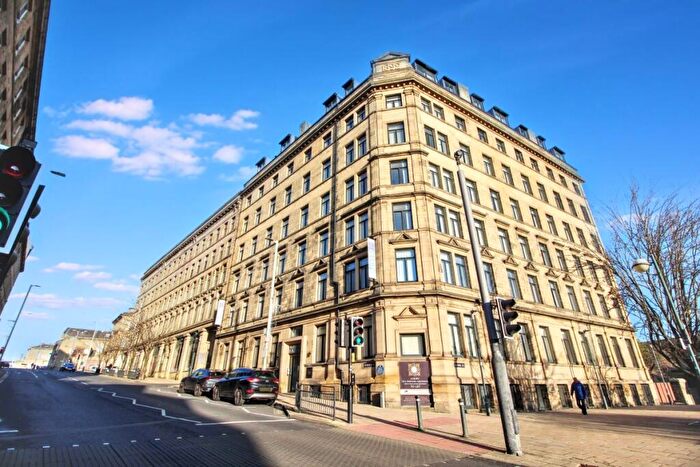 1 Bedroom Apartment For Sale In Apartment Broadgate House, Broad Street, Bradford, West Yorkshire, BD1