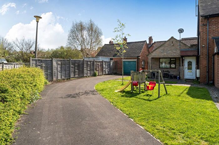 2 Bedroom Bungalow For Sale In Station Lane, Tewkesbury, Gloucestershire, GL20