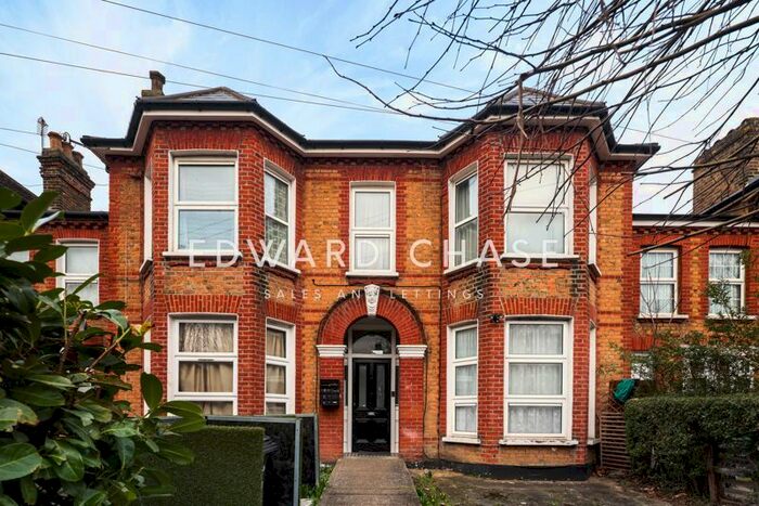 Studio To Rent In Eastwood Road, Ilford, IG3