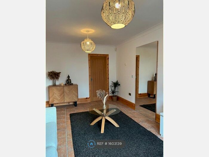 1 Bedroom Flat To Rent In Barkers Lane, Wythall, B47