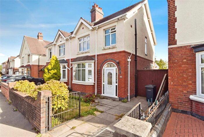 3 Bedroom Semi-Detached House To Rent In Chamberlaine Street, Bedworth, Warwickshire, CV12