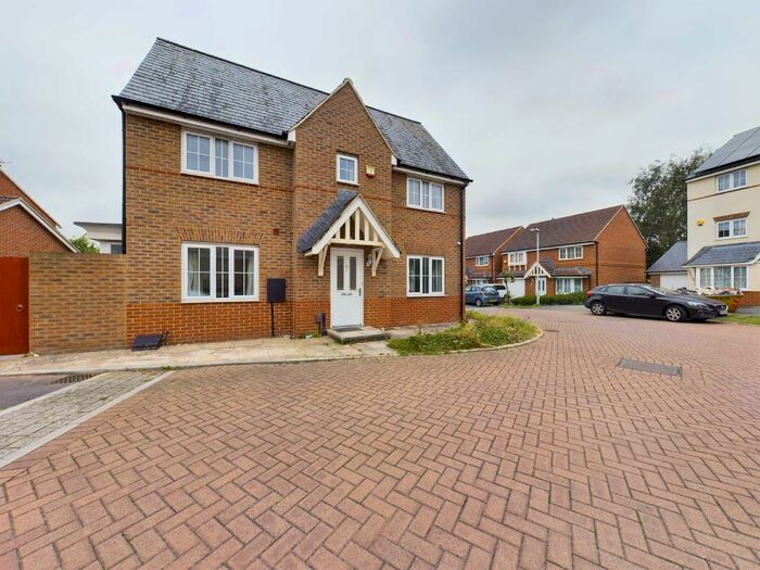 3 Bedroom Detached House To Rent In Diamond Jubilee Close, Gloucester, GL1